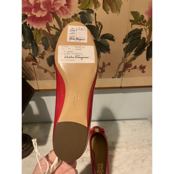 Salvatore Ferragamo Shoes Womens Size 9.5 Red Varina Patent Ballet Flats Italy - Picture 6 of 6